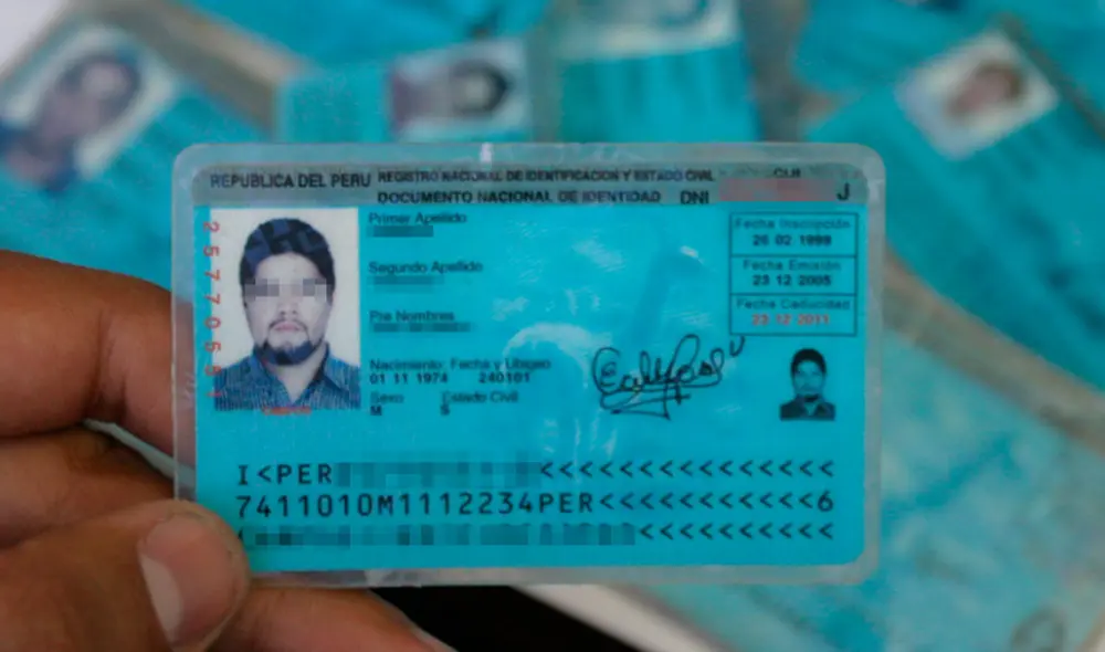 El trámite de cambio de rúbrica es uno de los servicios de rectificación del Reniec. Foto: Reniec