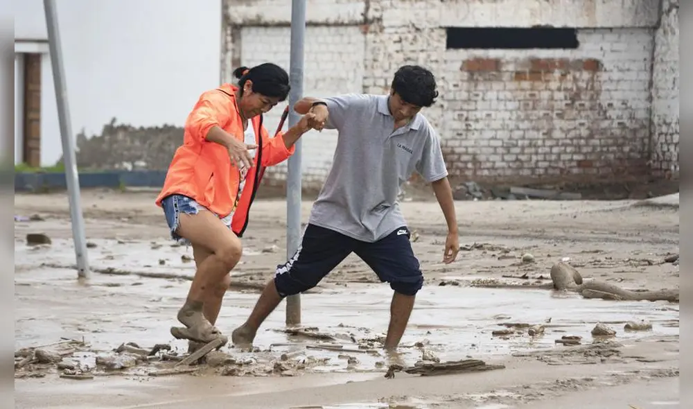 En Lima, se reporta la presencia de 31 puntos críticos. Foto: AP News