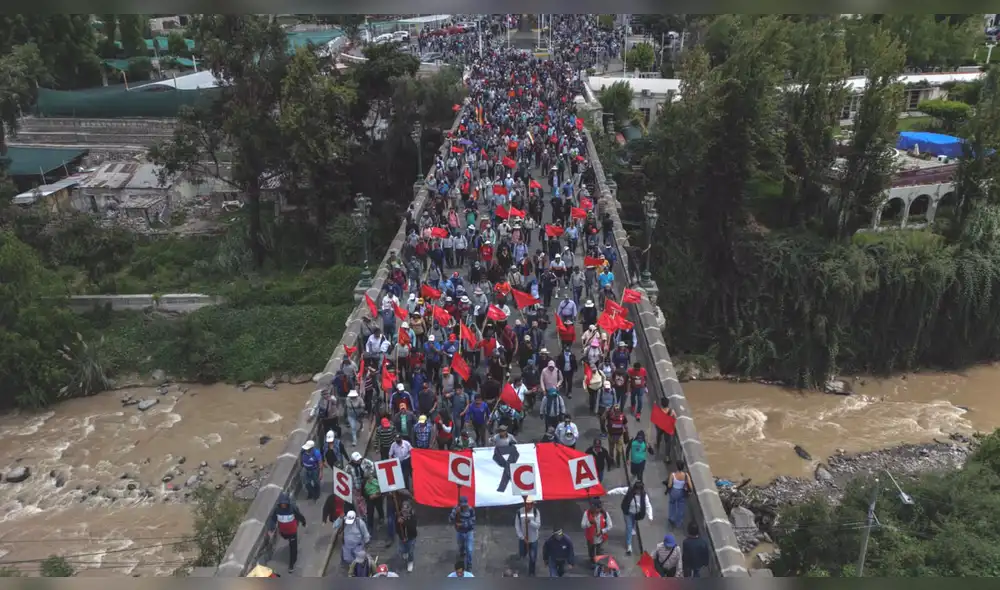 Rechazo. Gremios se alistan para volver a salir a protestar contra gobierno de Boluarte. Cuestionan que pidiera adelanto de elecciones, y ahora ya no quiera. Foto: La República