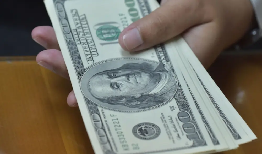 El dólar en el mercado paralelo cotizaba en  S/3,620 la compra y S/3,650 la venta. Foto: Andina