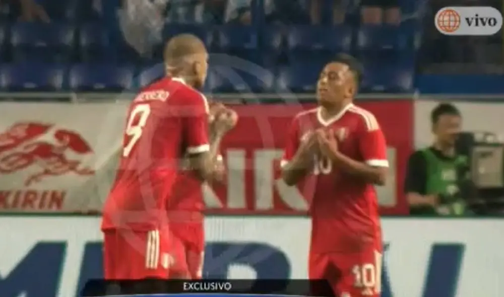 Guerrero y Cueva no tuvieron una buena actuación ante Japón. Foto: captura de América TV