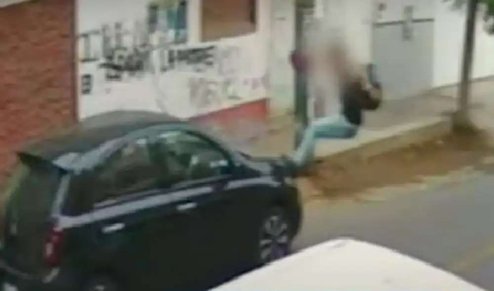 Al ser llevado a la comisaría de su distrito, el sujeto reveló que es barbero de profesión. Foto: Panamericana - Video: Panamericana