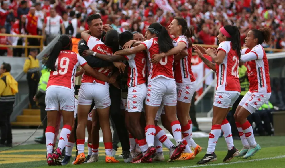 Santa Fe se llevó el triunfo en la ida por la final de la Liga Femenina. Foto: Twitter Santa Fe femenino Santa Fe se llevó el triunfo en la ida por la final de la Liga Femenina. Foto: Twitter Santa Fe femenino