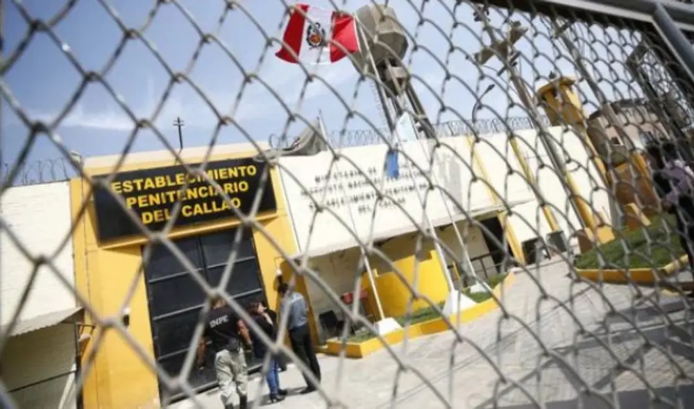 Revelan escandalosas imágenes de agentes del INPE cobrando sobornos. Foto: Difusión