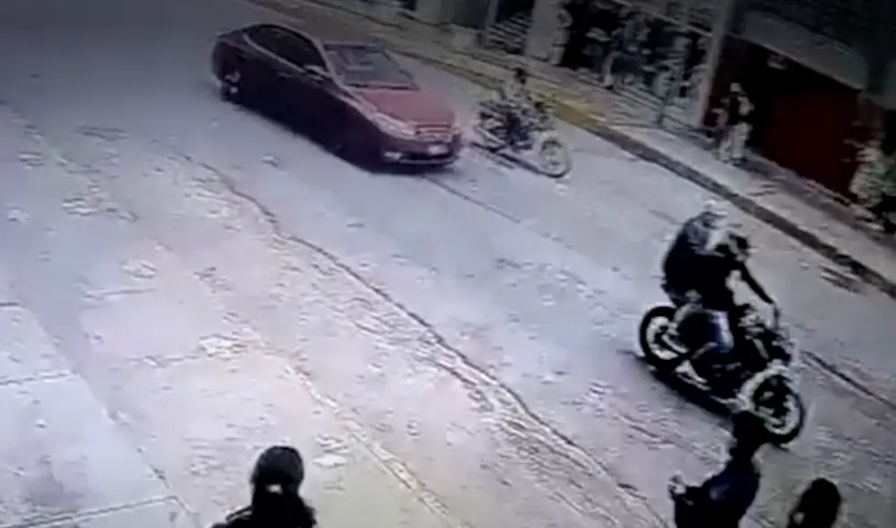 La División de Robos de la PNP llegó al lugar para investigar el hecho. Foto: captura de Canal N - Video: Municipalidad de La Victoria La División de Robos de la PNP llegó al lugar para investigar el hecho. Foto: captura de Canal N - Video: Municipalidad de La Victoria