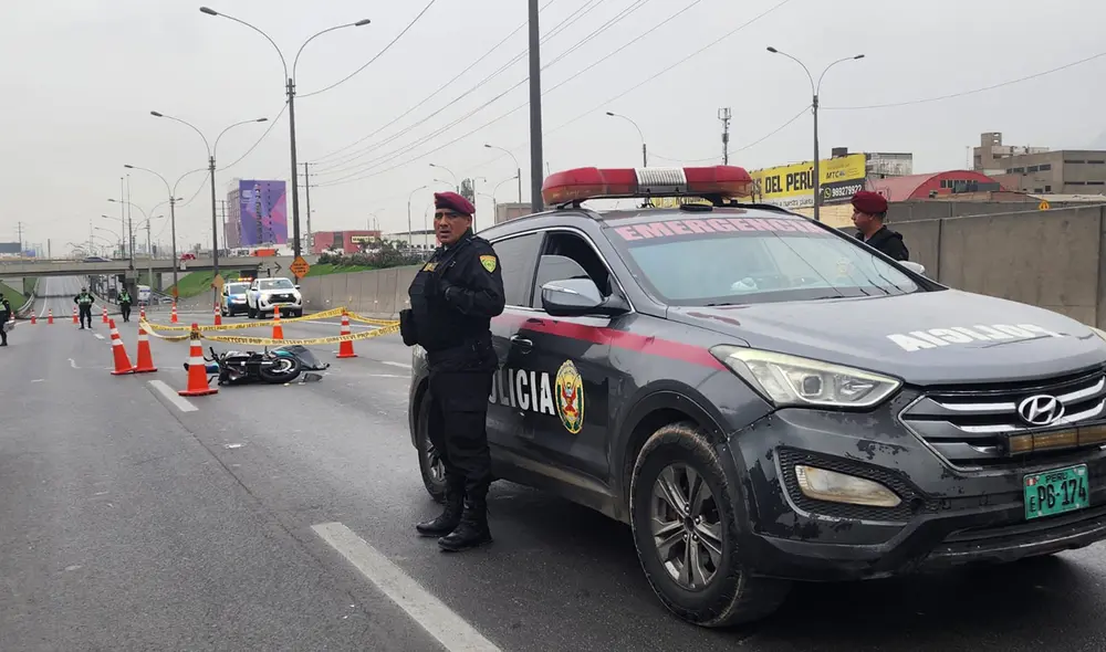 Familiares llegaron hasta el lugar para reconocer el cuerpo. Foto y video: Rosario Rojas/La República