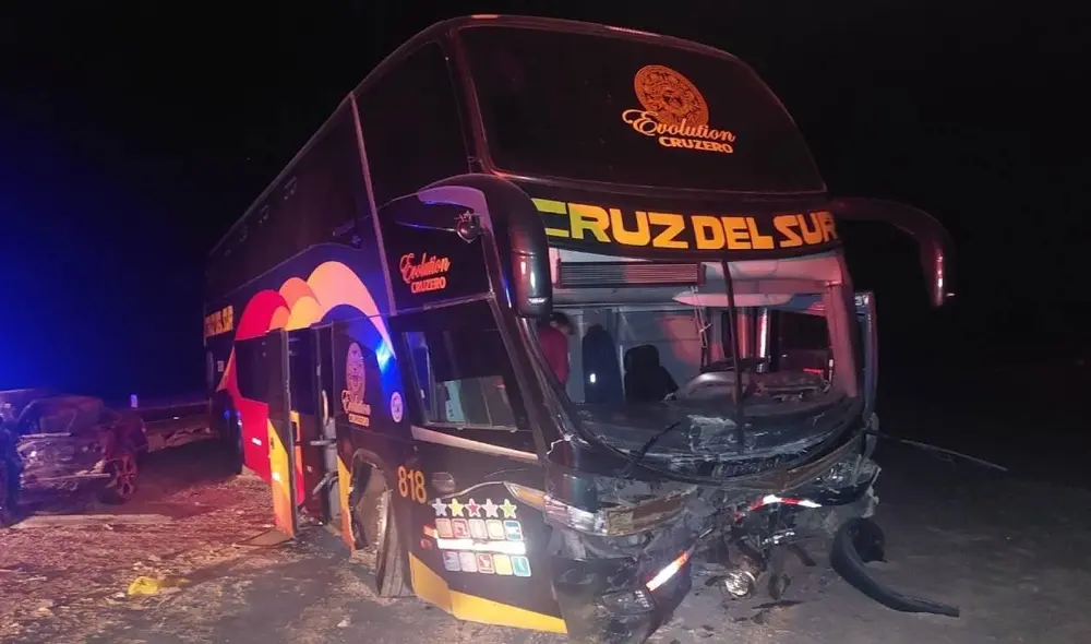 Accidente se registró en la vía Panamericana Sur, en Majes. Foto: cortesía PNP Accidente se registró en la vía Panamericana Sur, en Majes. Foto: cortesía PNP