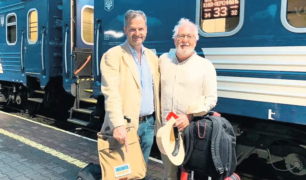 Solidarios. Sergio Jaramillo y Héctor Abad, miembros del comisionado Aguanta Ucrania. Foto: difusión Solidarios. Sergio Jaramillo y Héctor Abad, miembros del comisionado Aguanta Ucrania. Foto: difusión