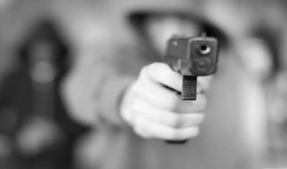 Los desconocidos no le exigieron dinero y en esas circunstancias le efectuaron un disparo en la boca. Foto: Referencial Los desconocidos no le exigieron dinero y en esas circunstancias le efectuaron un disparo en la boca. Foto: Referencial