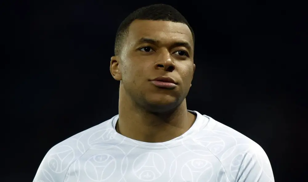 Kylian Mbappé tiene pensado cumplir su contrato con el PSG hasta junio del 2024. Foto: EFE