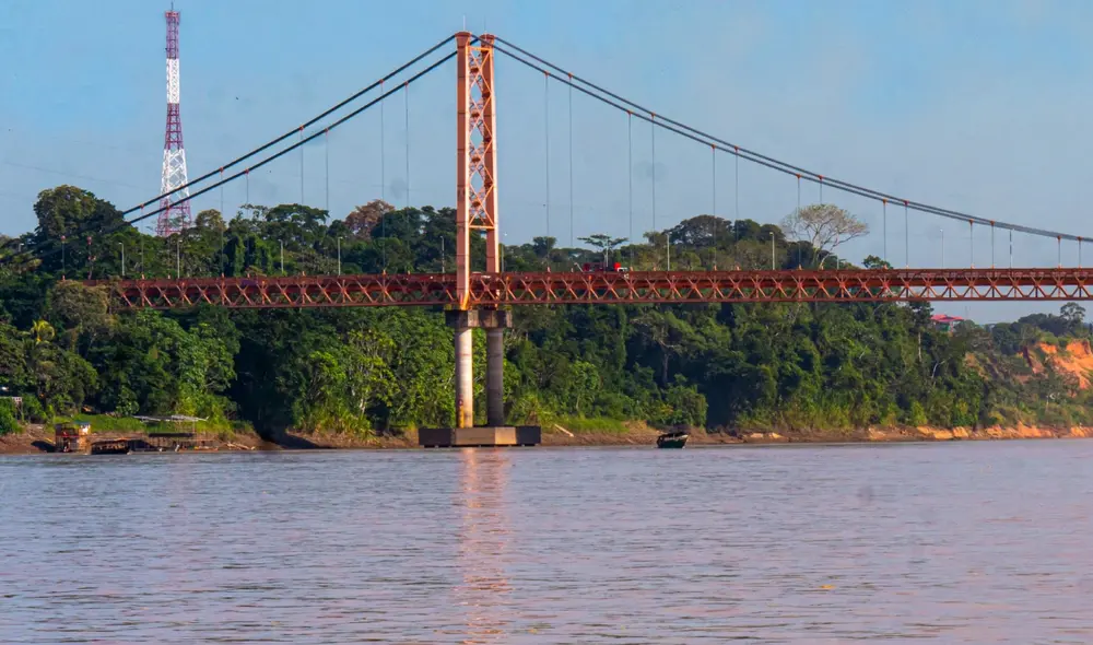 El segundo puente más largo del Perú se lleva pocos metros con el que tiene el primer puesto, el Puente Nanay. Foto: Pilar Lopez/La República El segundo puente más largo del Perú se lleva pocos metros con el que tiene el primer puesto, el Puente Nanay. Foto: Pilar Lopez/La República
