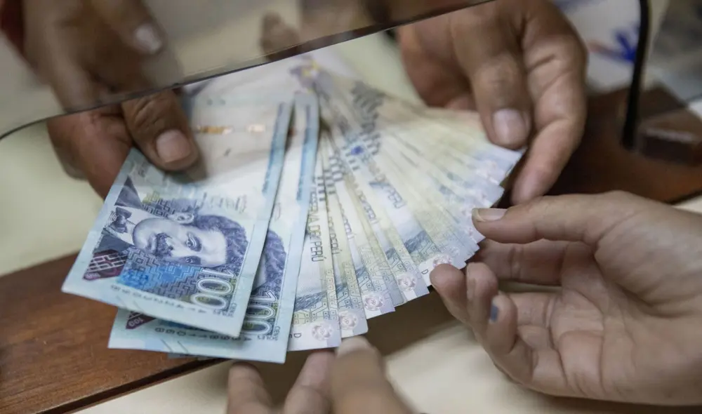 La UIT es un valor en soles establecido por el Estado. Foto: Andina