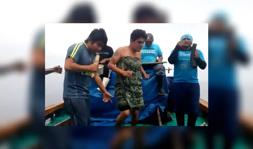 Pescadores disfrutaron su imitación. Foto y video: Manglares Tv