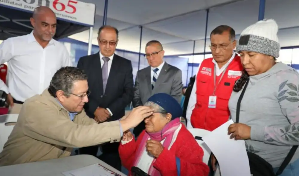 Usuarios de Pensión 65 son beneficiados con 216.000 lentes para adultos mayores Foto: La Noticia Usuarios de Pensión 65 son beneficiados con 216.000 lentes para adultos mayores Foto: La Noticia