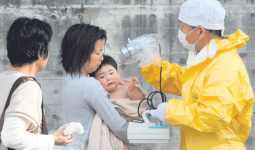 Radiación. Los sobrevivientes del terremoto y tsunami también se vieron afectados por altas dosis de radiactividad proveniente de Fukushima. Foto: EFE Radiación. Los sobrevivientes del terremoto y tsunami también se vieron afectados por altas dosis de radiactividad proveniente de Fukushima. Foto: EFE