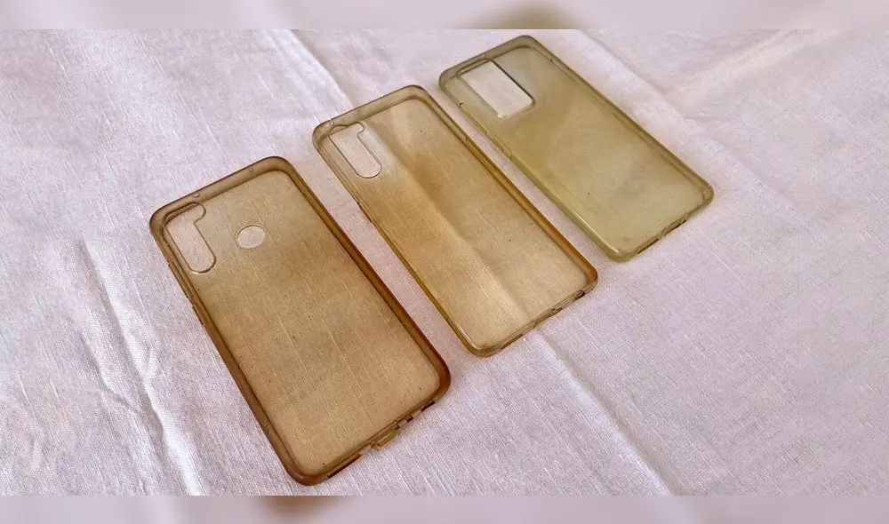 Las fundas transparentes no se ponen amarillas por suciedad. Foto: Xataka Android