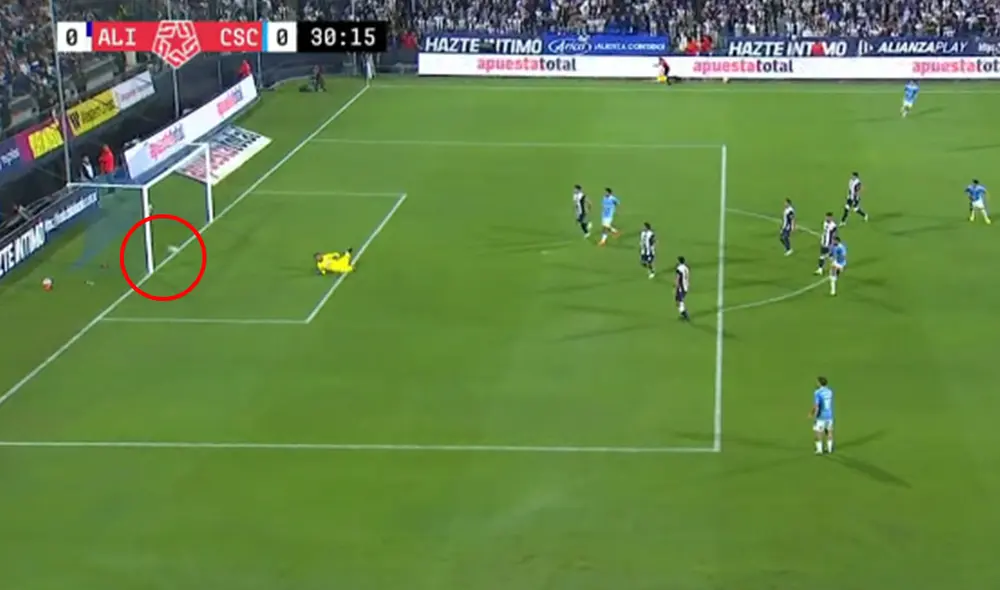 Brenner Marlos juega su primer Alianza Lima vs. Sporting Cristal. Foto: captura de Liga 1 Max | Video: Liga 1 Max