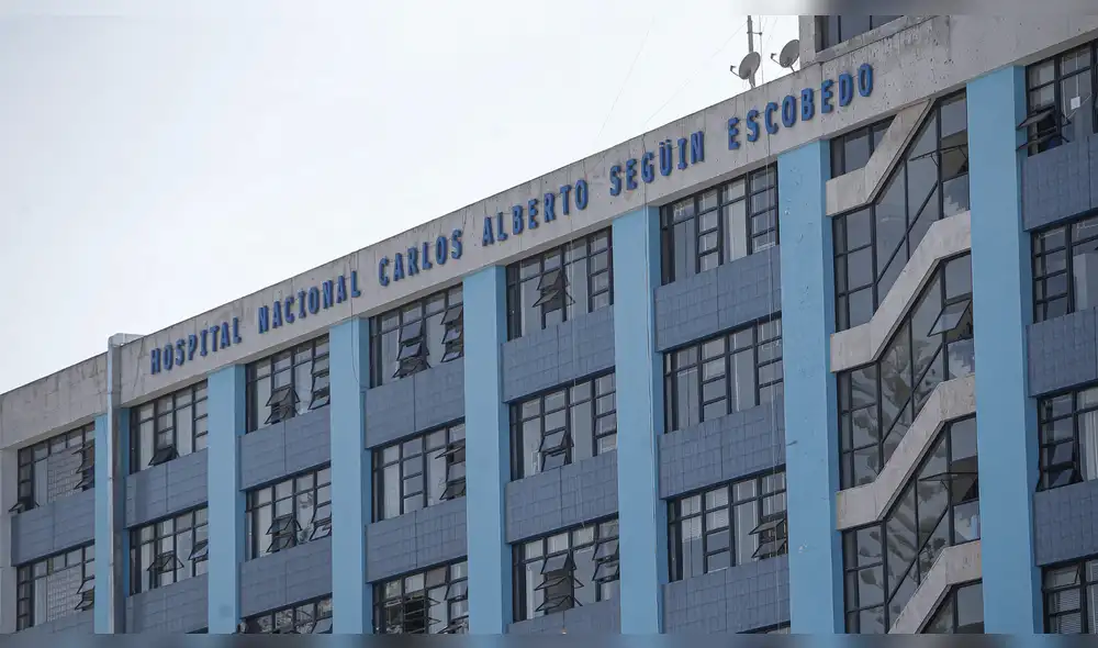 Hospitales en cuestión. Varios establecimientos recetan a sus pacientes medicinas que no tienen. Habrá jalón de orejas de la comisión anticorrupción. Foto: La República Hospitales en cuestión. Varios establecimientos recetan a sus pacientes medicinas que no tienen. Habrá jalón de orejas de la comisión anticorrupción. Foto: La República