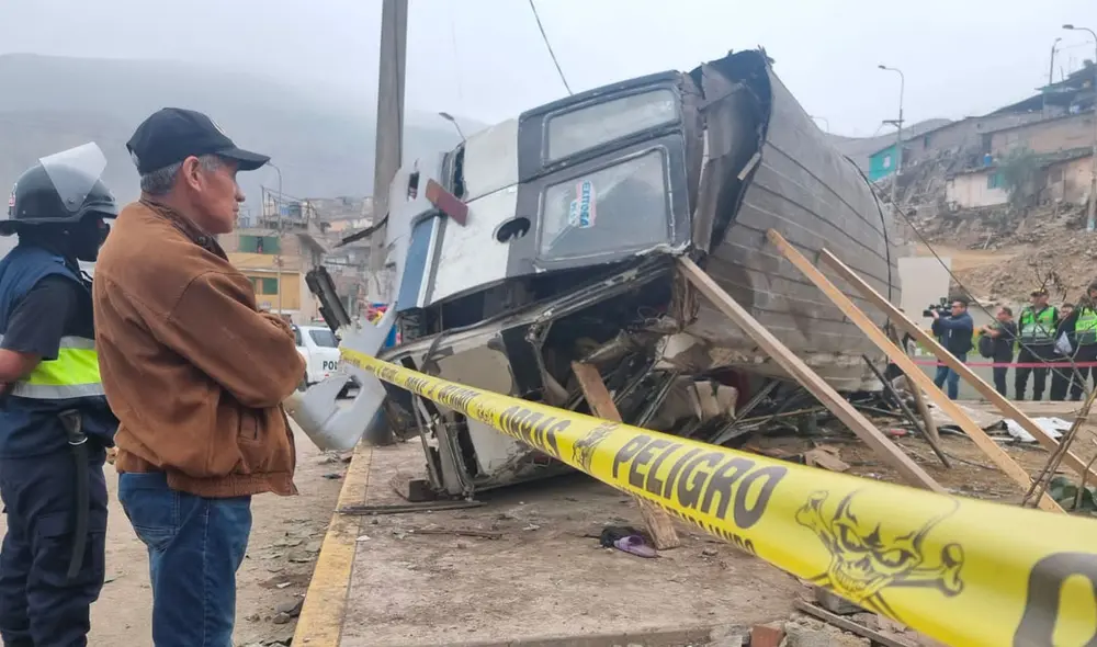 Choque de buses se dio en la 'curva del diablo'. Foto: La República / Omar Coca - URPI
