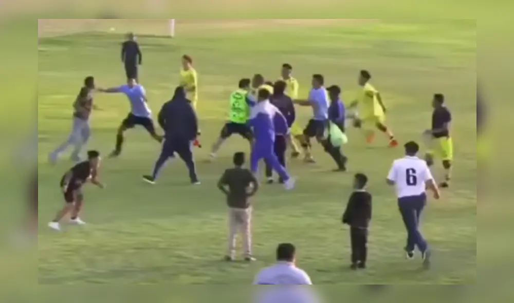 Estadio se convirtió en campo de batalla. Foto y video: Bambamarca Televisión