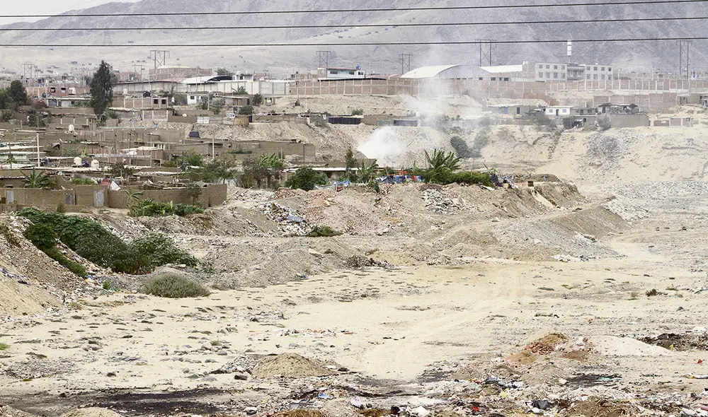 Alta vulnerabilidad. En el cauce de la quebrada San Ildefonso hay mucha gente que ha construido sus viviendas. Foto: difusión