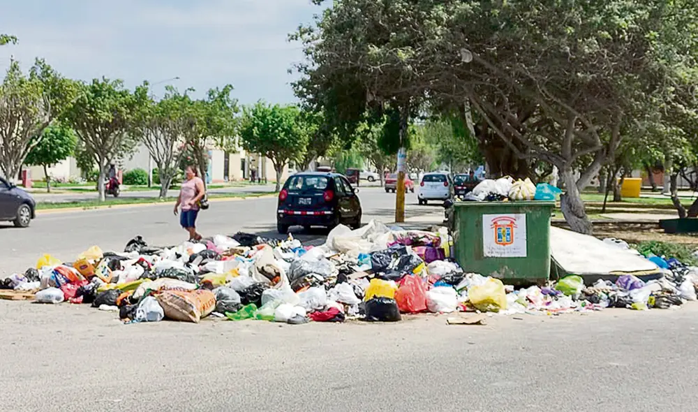 Crítico. Vecino de Lora y Lora afectados por falta de recojo. Foto: Emmanuel Moreno/La República Crítico. Vecino de Lora y Lora afectados por falta de recojo. Foto: Emmanuel Moreno/La República