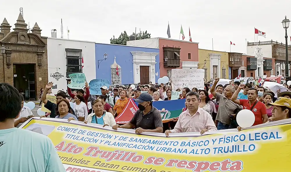 Necesario. Moradores rechazan demora en titulación. Foto: Yolanda Goicochea/La República Necesario. Moradores rechazan demora en titulación. Foto: Yolanda Goicochea/La República