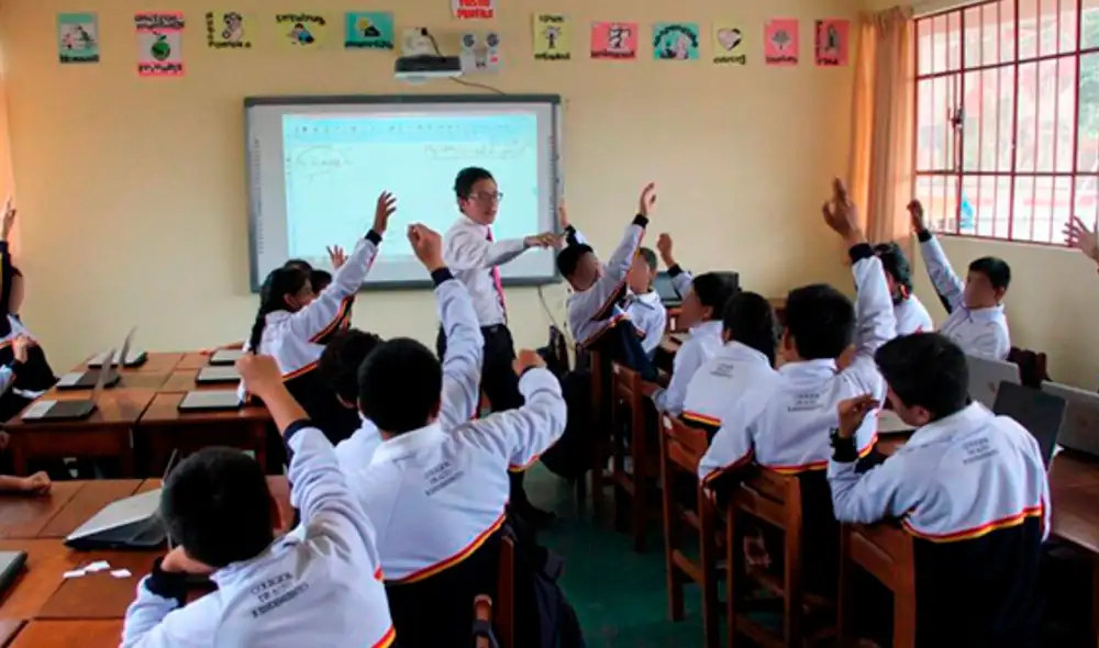 El Minedu se comprometió a entregar otra ayuda económica de S/380 en el primer trimestre de 2024. Foto: Andina