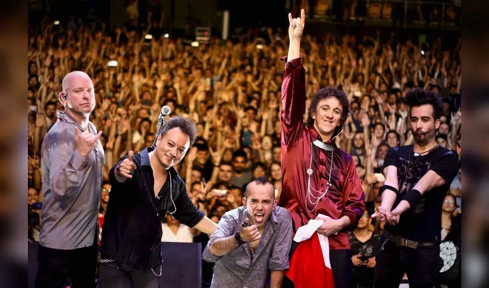 La alineación íntegra después de un concierto. Foto: La República