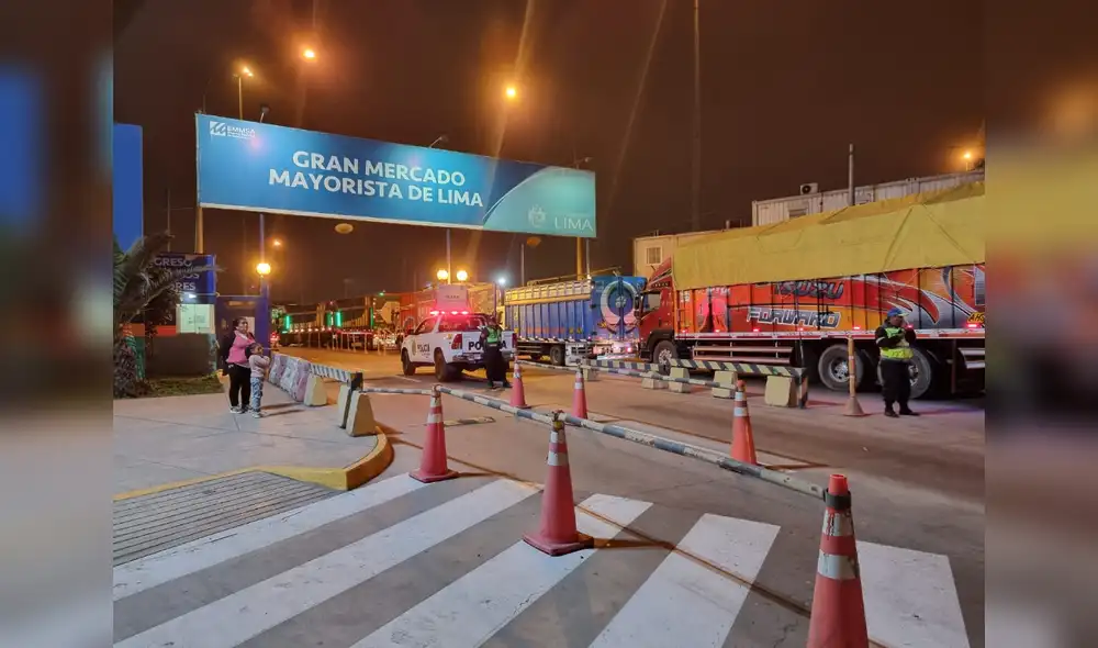 Comerciantes del Gran Mercado Mayorista acatan un paro de 48 horas. Foto: Bella Alvites/La República