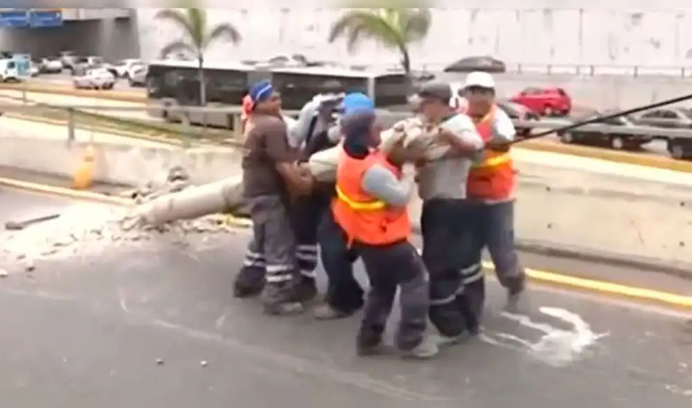 La empresa Telefónica se encuentra presente en el retiro de la infraestructura. Foto: captura de Canal N