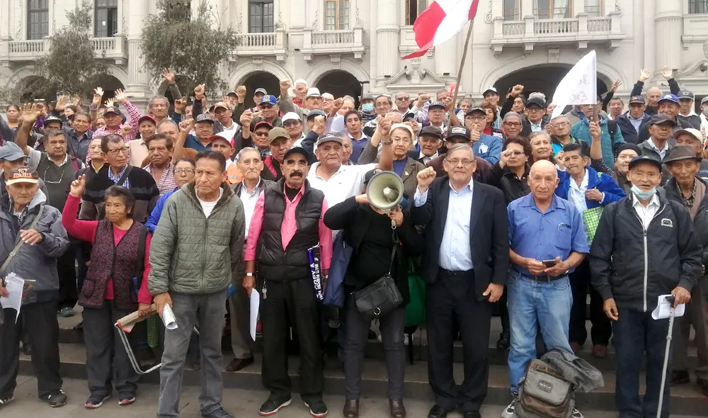 Fonavistas sostiene que la decisión el TC buscaría excluir de la devolución de aportes a los prestatarios del Banco de Materiales. Foto: Fenaf-Perú Fonavistas sostiene que la decisión el TC buscaría excluir de la devolución de aportes a los prestatarios del Banco de Materiales. Foto: Fenaf-Perú