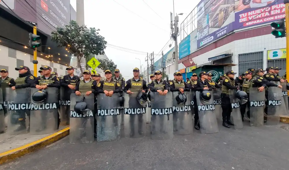 Más de un millar de efectivos policiales se han hecho presentes en Las Malvinas. Foto: La República/Jessica Merino/Video: La República Más de un millar de efectivos policiales se han hecho presentes en Las Malvinas. Foto: La República/Jessica Merino/Video: La República