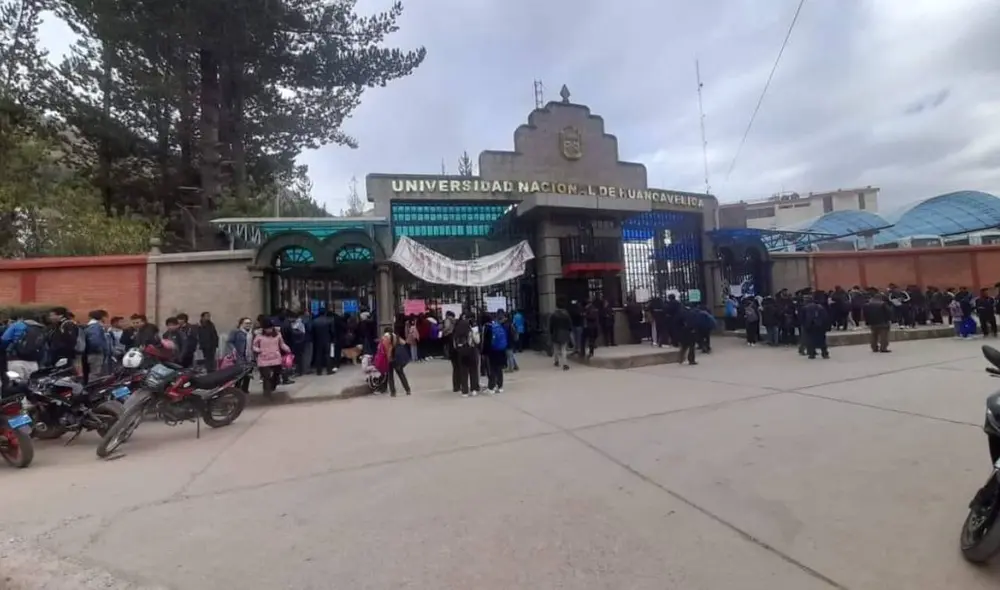 Defensoría del Pueblo confirmó medida de protesta en la Universidad Nacional de Huancavelica. Foto: Radio Onda Defensoría del Pueblo confirmó medida de protesta en la Universidad Nacional de Huancavelica. Foto: Radio Onda