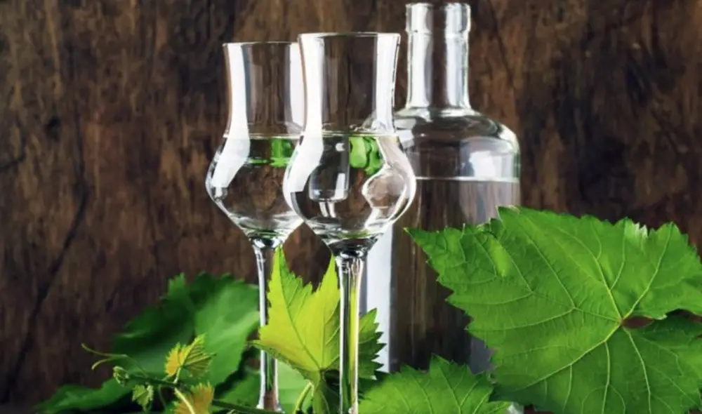 Origen del Pisco peruano data del siglo XVII, tras la prohibición de España al vino producido en nuestras tierras. Foto: El Peruano Origen del Pisco peruano data del siglo XVII, tras la prohibición de España al vino producido en nuestras tierras. Foto: El Peruano