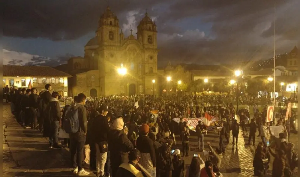 Los cusqueños se unieron a la 'Marcha Nacional'. Foto: Rocío Cárdenas/La República Los cusqueños se unieron a la 'Marcha Nacional'. Foto: Rocío Cárdenas/La República