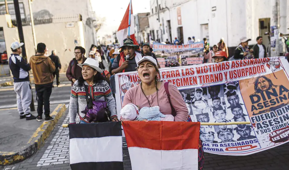 Arequipa. Larga concentración se vio en las calles de la Ciudad Blanca. Pidieron justicia para las víctimas de las protestas. Foto: Rodrigo Talavera/La República