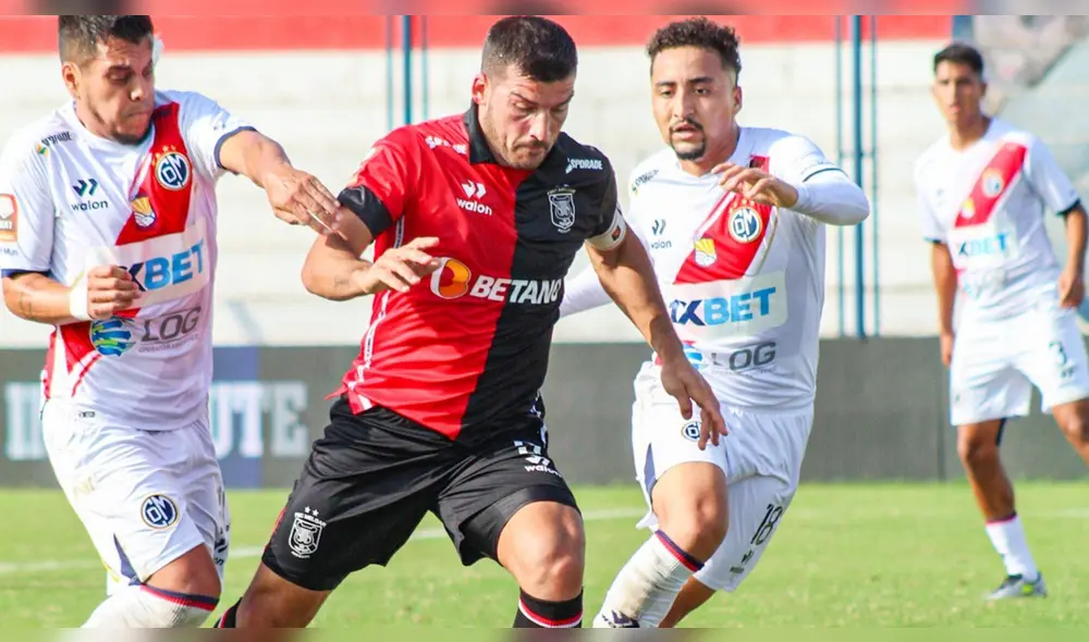 Clave. Es confirmado que Cuesta estará mañana al frente del ataque Melgariano ante Cristal. Foto: La República Clave. Es confirmado que Cuesta estará mañana al frente del ataque Melgariano ante Cristal. Foto: La República