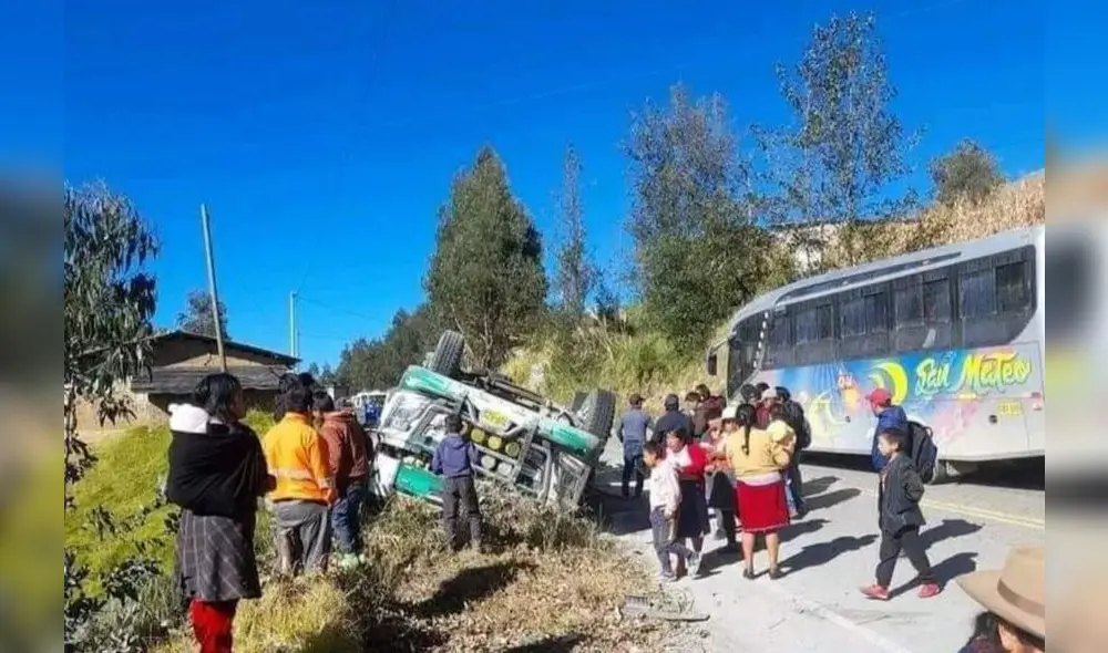 El accidente de tránsito es investigado por la PNP en La Libertad. Foto: MacroNorte El accidente de tránsito es investigado por la PNP en La Libertad. Foto: MacroNorte