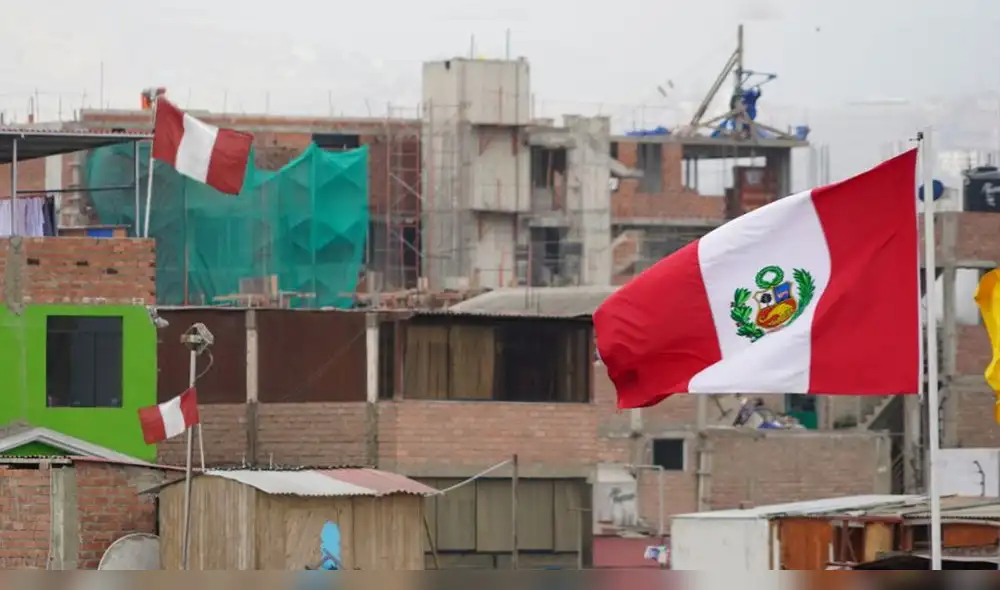 Cada municipio decide con respecto a las multas por no colocar bandera en julio. Foto: GRL