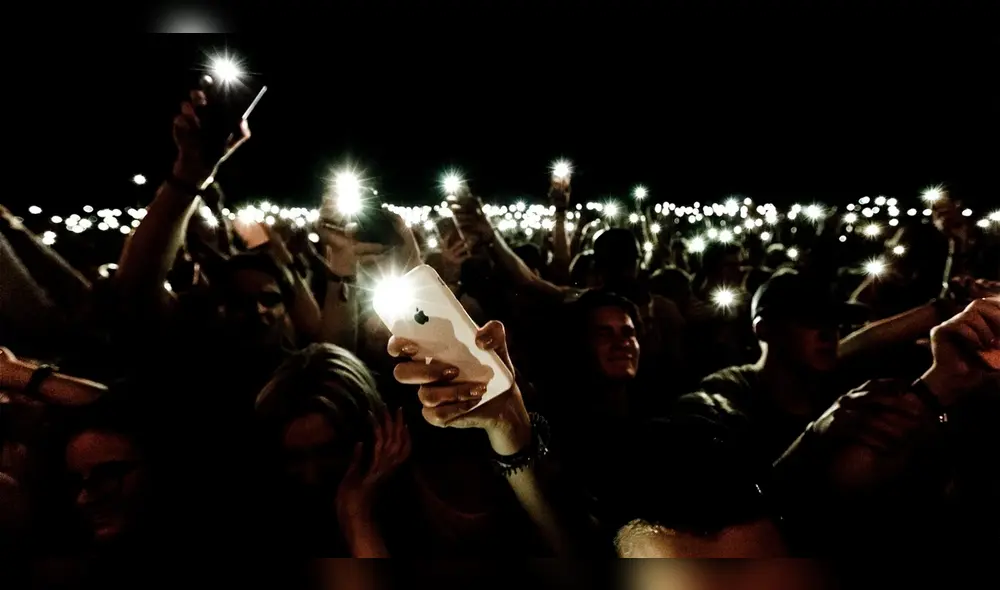 La linterna del iPhone es en realidad la luz del flash de la cámara. Foto: Applesfera