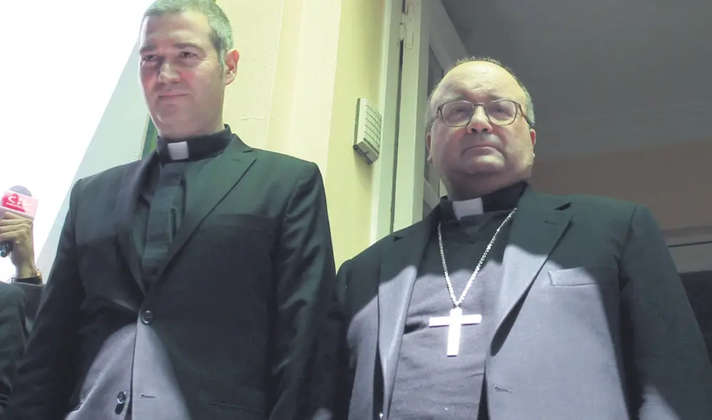 Expertos. Sacerdote Jordi Bertomeu y monseñor Charles Scicluna han investigado otros casos. Foto. EFE Expertos. Sacerdote Jordi Bertomeu y monseñor Charles Scicluna han investigado otros casos. Foto. EFE