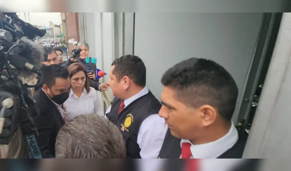 Rosa Gutiérrez denunció que la presidenta Dina Boluarte se comunicó con ella cuando destituyó a Iván Pereyra Villanueva como gerente de EsSalud. Foto: Jessica Merino / URPI-LR