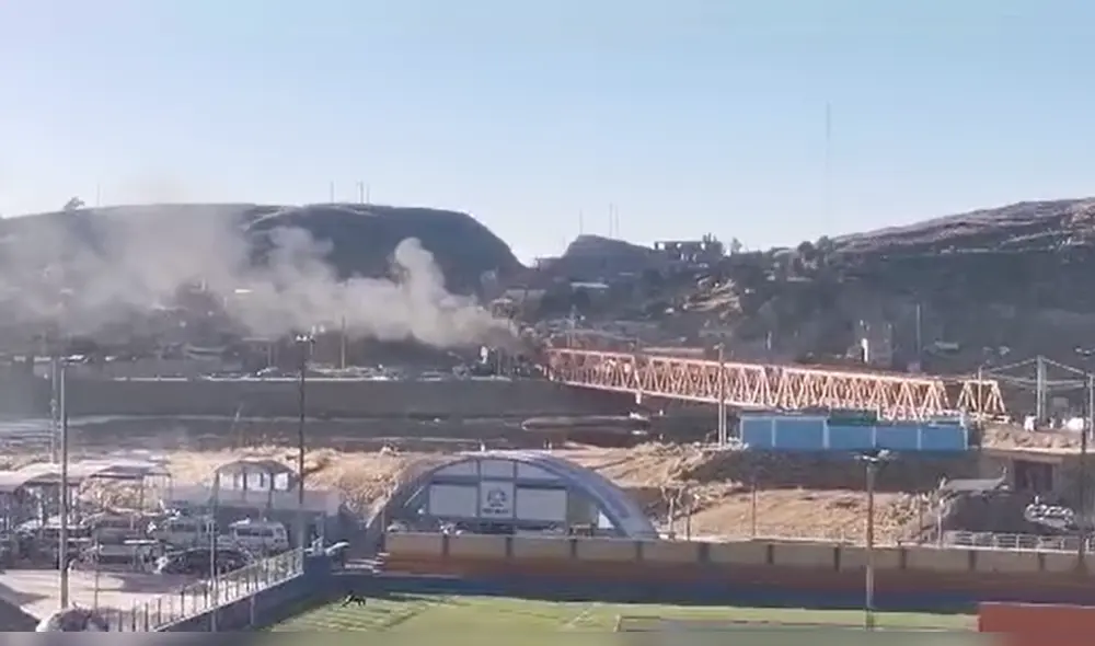 Bloquean el puente Internacional de Ilave, en Puno. Foto: captura de Studios LEX Tv