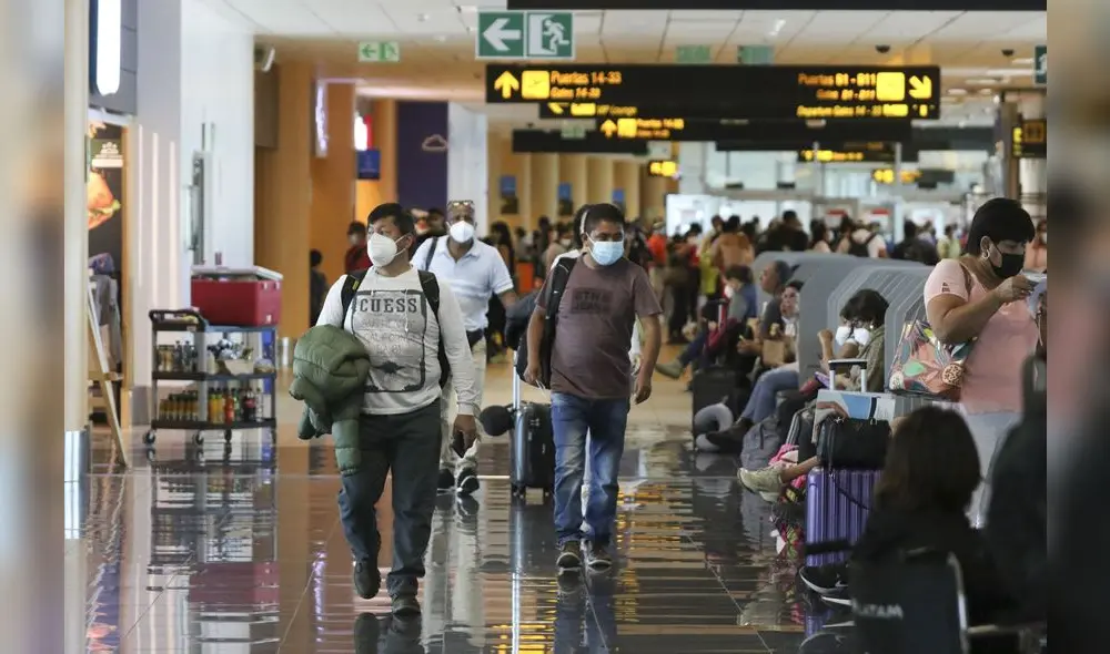 Los pasajes aéreos y terrestres suben de precio de manera notoria en estas fechas, infórmate ante de emprender un viaje. Foto: Andina Los pasajes aéreos y terrestres suben de precio de manera notoria en estas fechas, infórmate ante de emprender un viaje. Foto: Andina