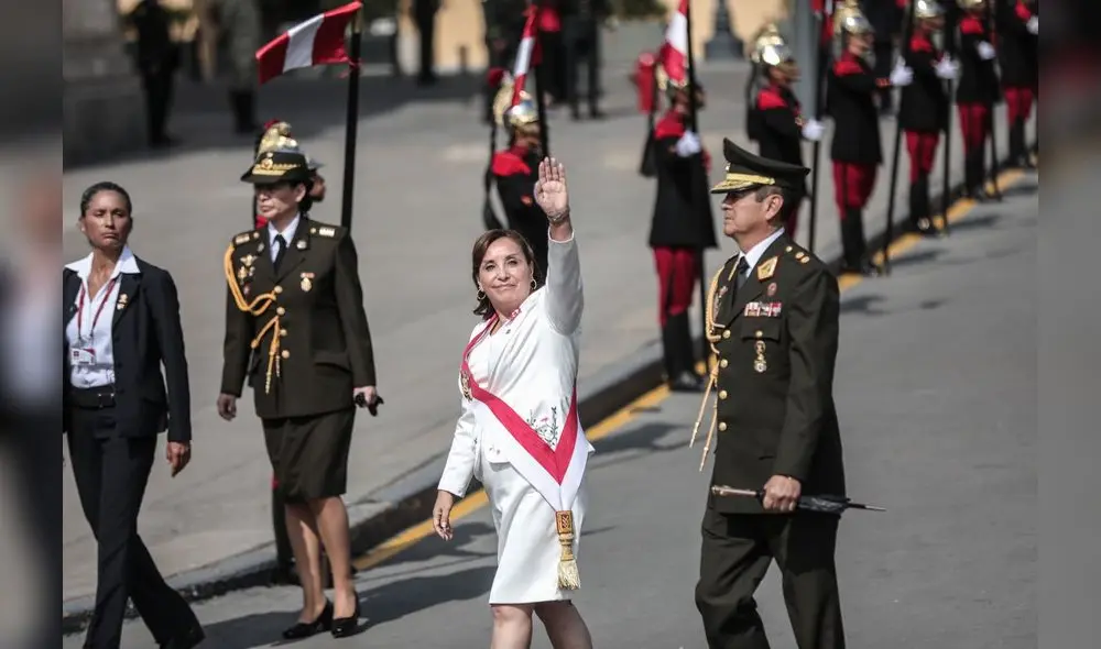 Dina Boluarte se retira del Congreso luego de compartir su mensaje a la nación. Dina Boluarte se retira del Congreso luego de compartir su mensaje a la nación.