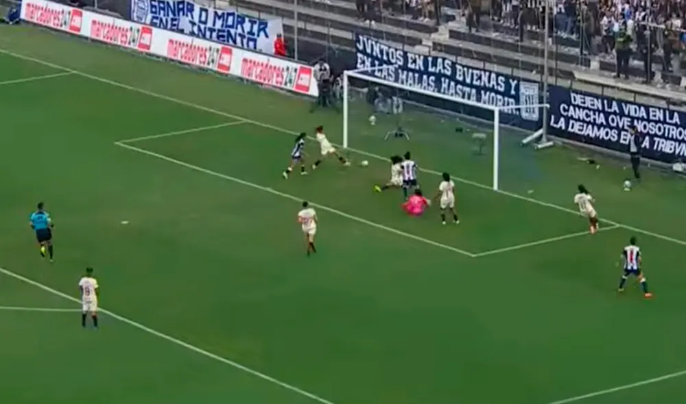 Luz Campoverde había anotado el 1-1 parcial para Universitario. Foto: captura de Nativa Luz Campoverde había anotado el 1-1 parcial para Universitario. Foto: captura de Nativa