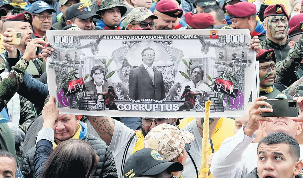 Protestas. En solo un año de gobierno, la administración Petro recibió varias acusaciones de corrupción en su entorno. Foto: EFE Protestas. En solo un año de gobierno, la administración Petro recibió varias acusaciones de corrupción en su entorno. Foto: EFE