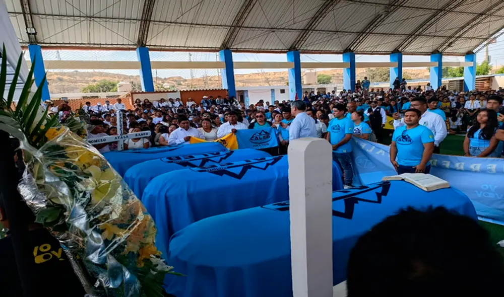 Despiden a víctimas de accidente de bus. Foto: Maribel Mendo