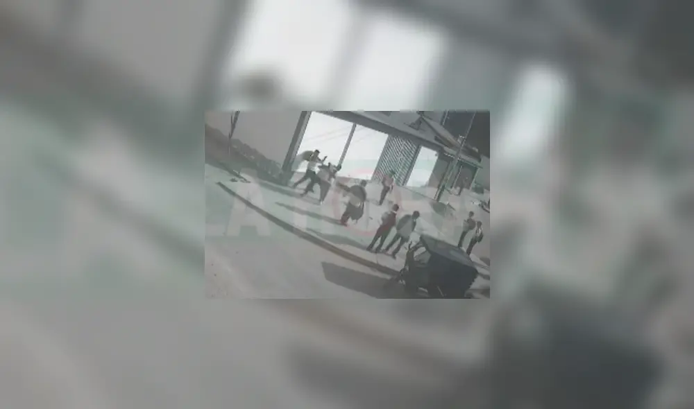 Escolar llegó cadáver al hospital Santa Rosa. Foto: captura/La Hora - Video: La Hora Escolar llegó cadáver al hospital Santa Rosa. Foto: captura/La Hora - Video: La Hora